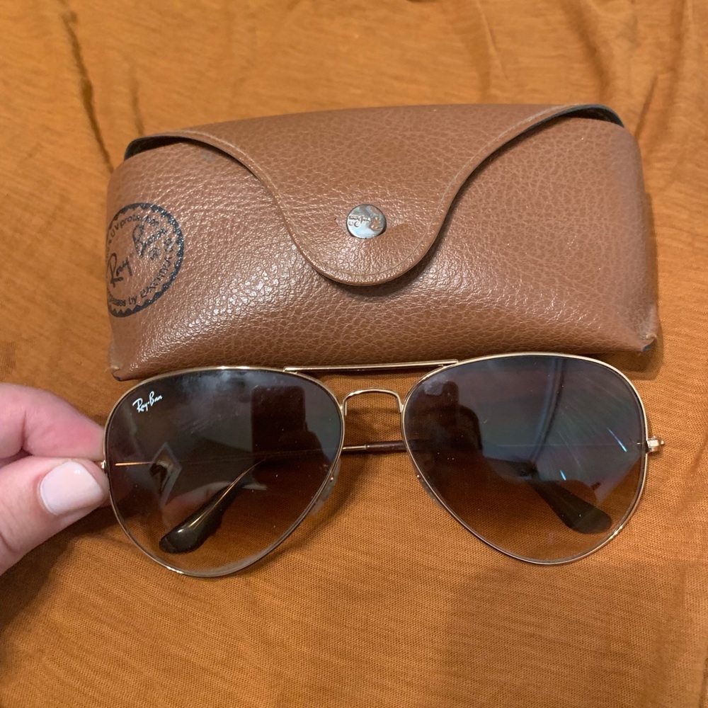 Gold Ray-Ban Aviators